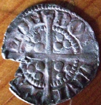 A-Few-Hammered-Cut-Halfs-And-A-Penny,-Help-With-ID-Needed
